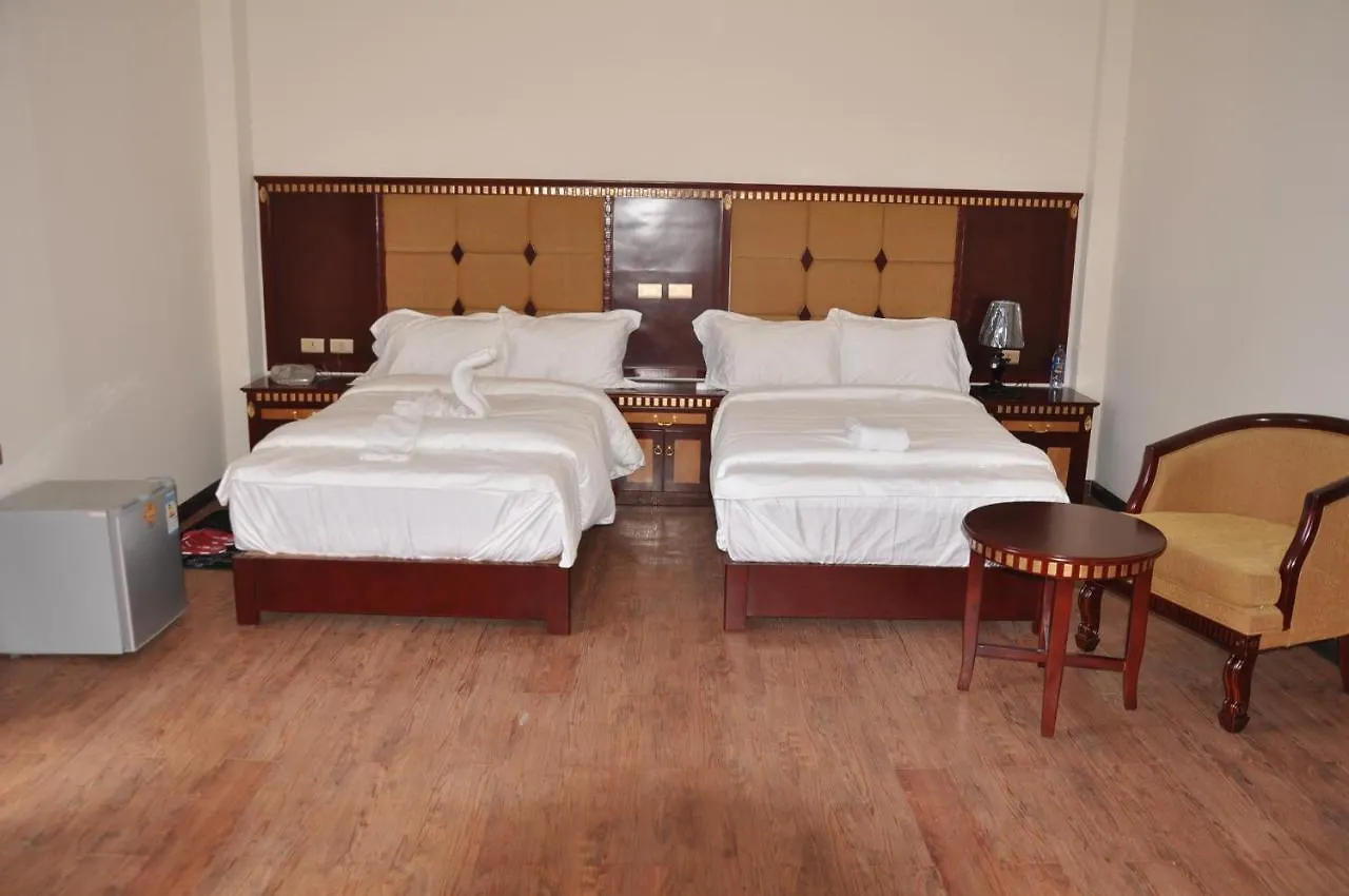 Paradise Hotel Debre Mark'os