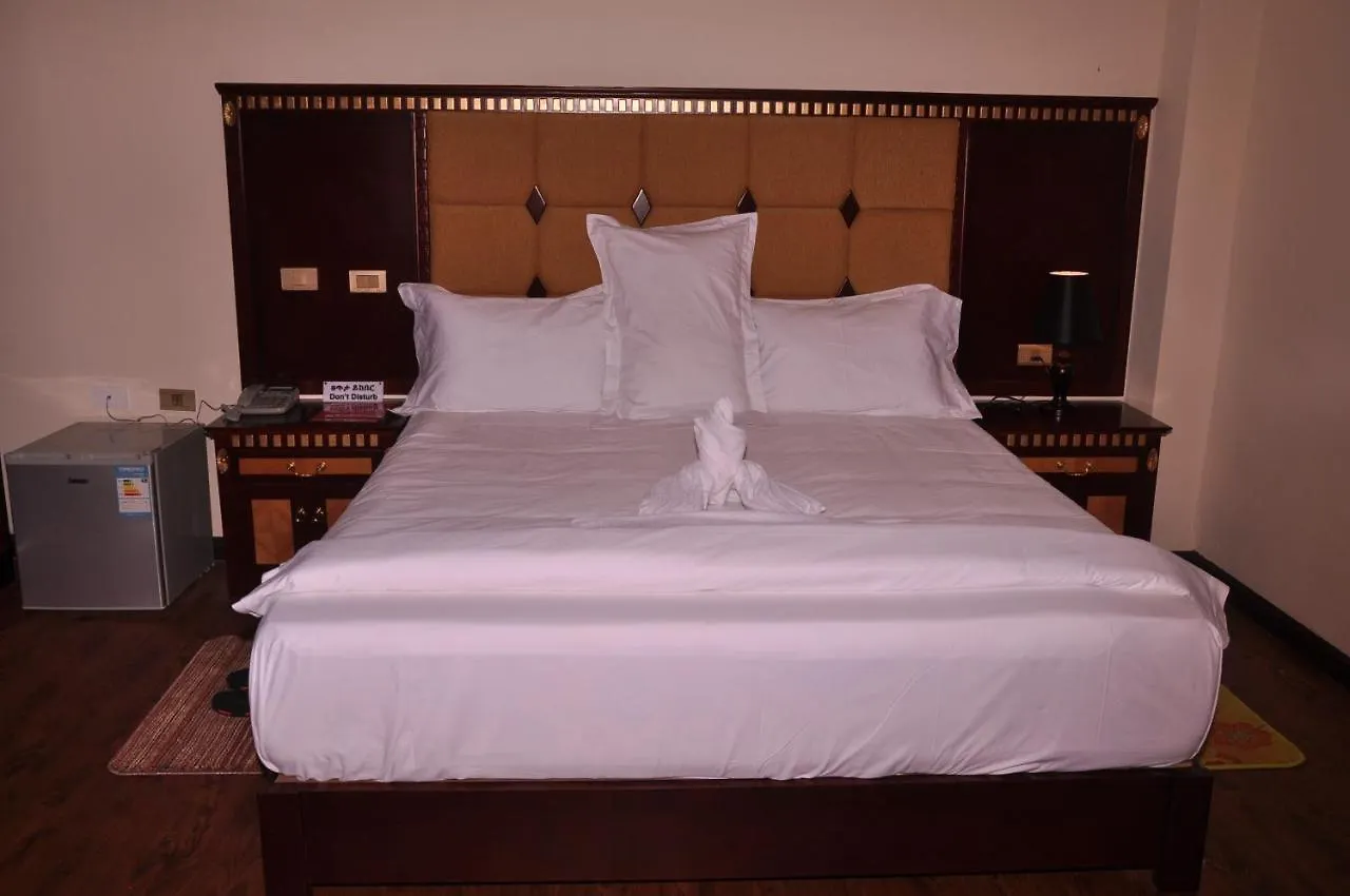 Paradise Hotel Debre Mark'os