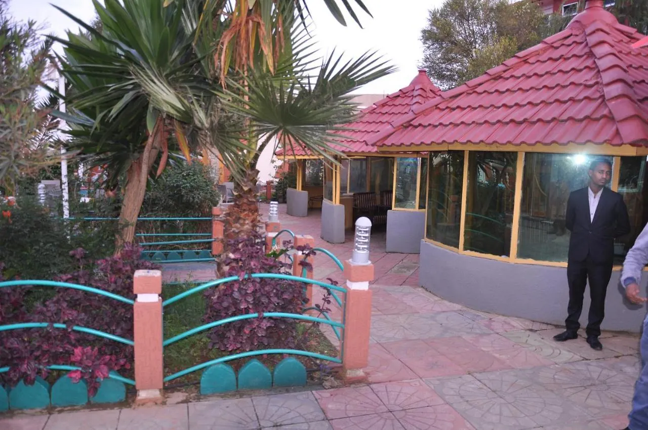 Paradise Hotel Debre Mark'os