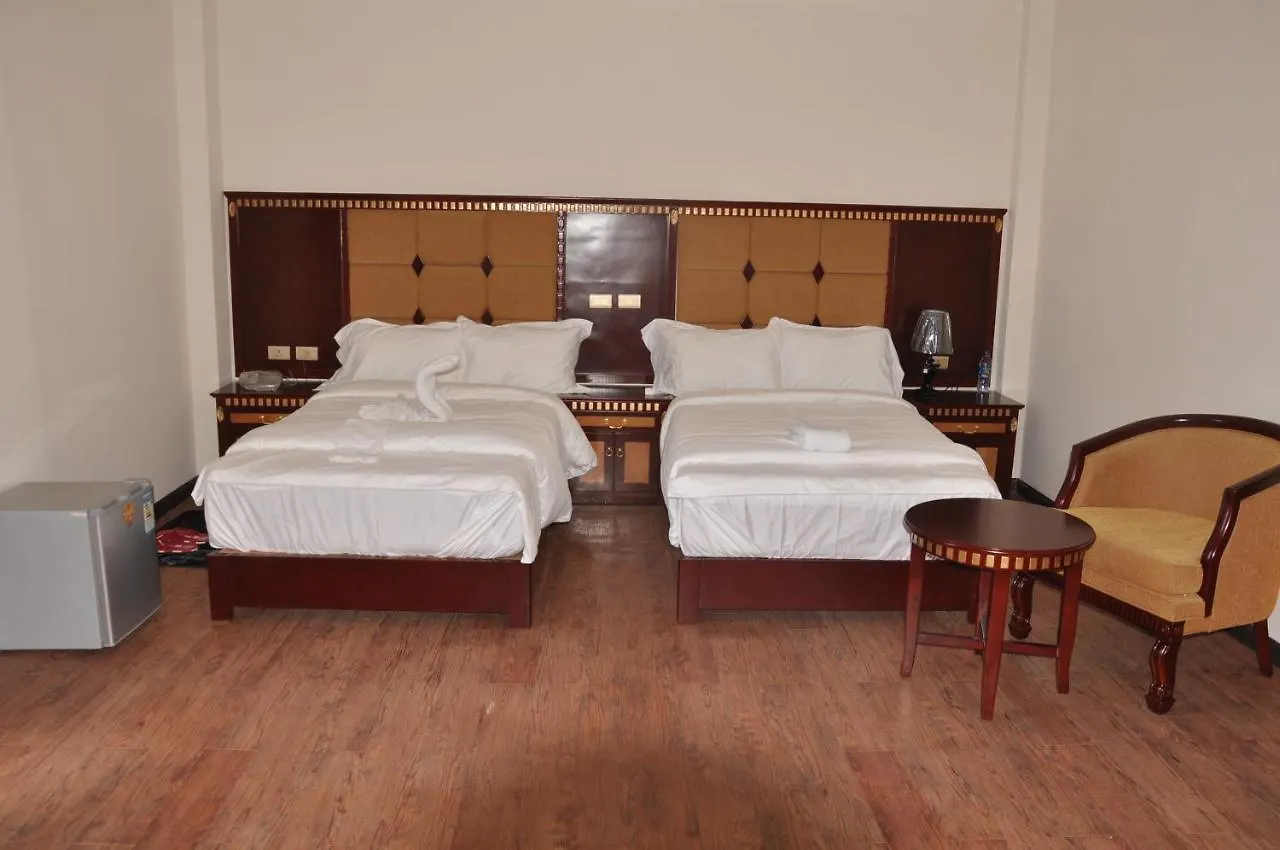 Paradise Hotel Debre Mark'os