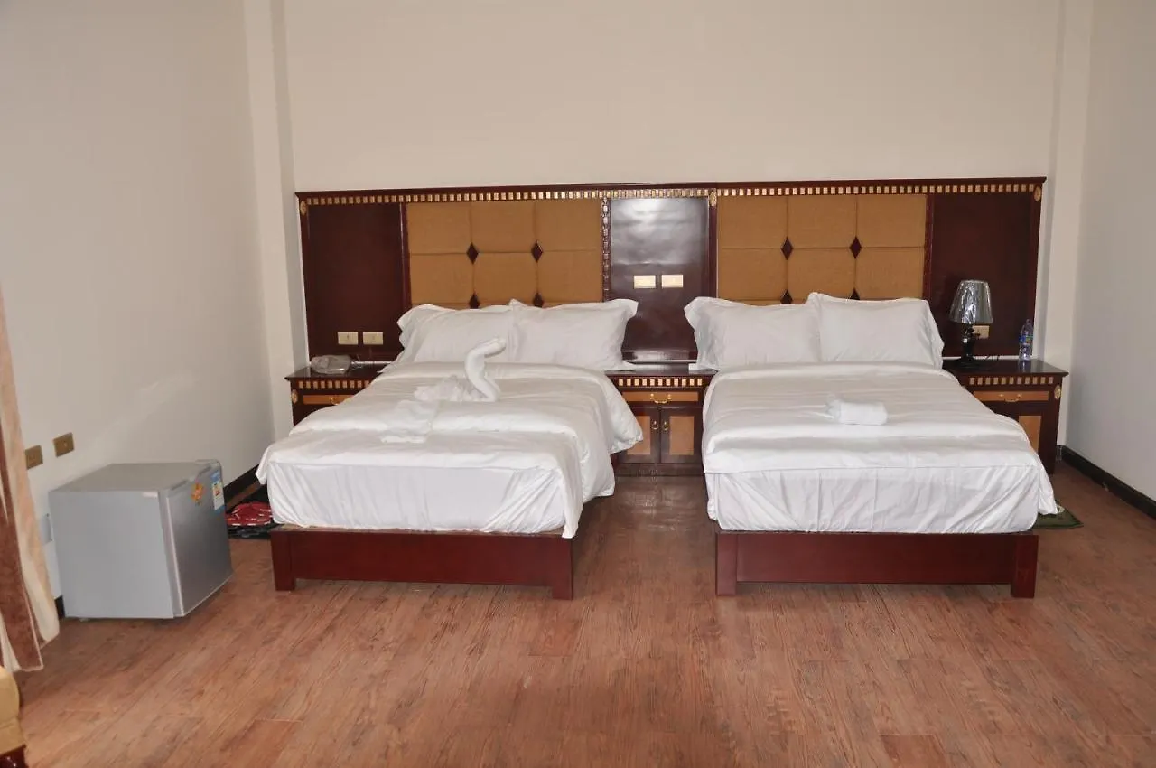 Paradise Hotel Debre Mark'os